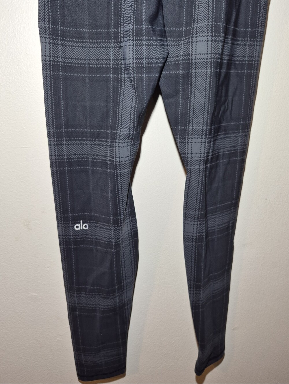 S) Alo Yoga High Waist Vapor Legacy Plaid Leggings Black/Anthrancite Colorway - Picture 6 of 12